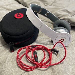 Beats worn 2x